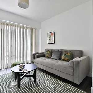 Amber Vista 2 Bedroom Apartments- Supermarket, Coffee Shop, Restaurants & Parking Below Cardiff